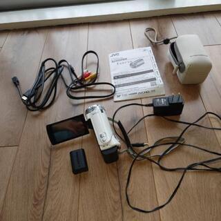 JVC・Victor◇ビデオカメラ/GZ-E180-W（白）