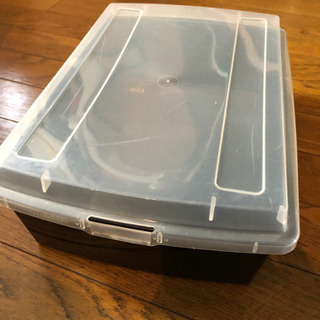 【お取引中】蓋付プラスチック収納ボックス(B5サイズ)