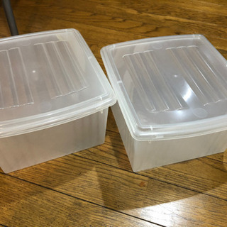 【お取引中】プラスチック製収納ボックス　正方形　2個