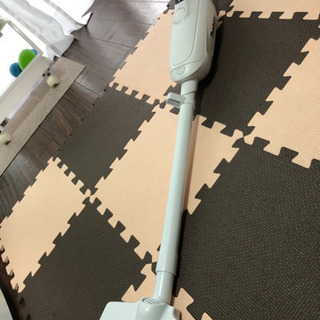 値下げしました❗️マキタの掃除機 CL182FD 充電器と紙パックとノズル 
