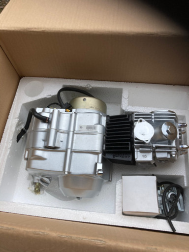 遠心クラッチ110ccエンジン 12vキャブ付
