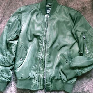 美品 ワークマン 裏アルミ Ma 1タイプジャンパー グリーン M程度 Altama 大阪のジャンパー メンズ の中古 古着あげます 譲ります ジモティーで不用品の処分