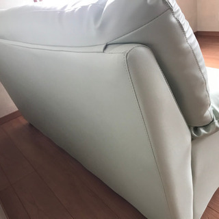家具 美品☆Liveral リベラル ソファ 木脚 2.5人掛け