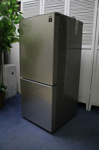 R1987) SHARP シャープ　2ドア冷凍冷蔵庫　137L　ガラストップ　SJ-GD14C-C 2017年製! 冷蔵庫 店頭取引大歓迎♪