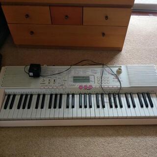 カシオ　電子ピアノ　LK-105