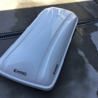 INNOエアロベースバー(プリウスα用)、ルーフボックスBR56WH
