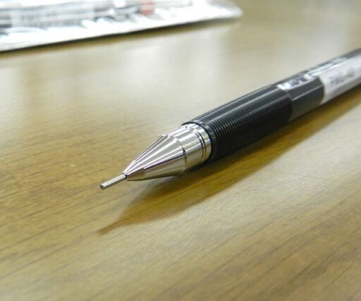 廃盤]ぺんてる pmg 0.3mm ぶっきらぼう