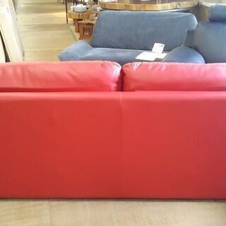 値下げしました【店舗同時販売中】　ＰＡＳＱＵＡＬＩ　パスクアーリ　イタリア製　本革2人掛けワイドソファー　赤　【店頭ご来店購入限定】