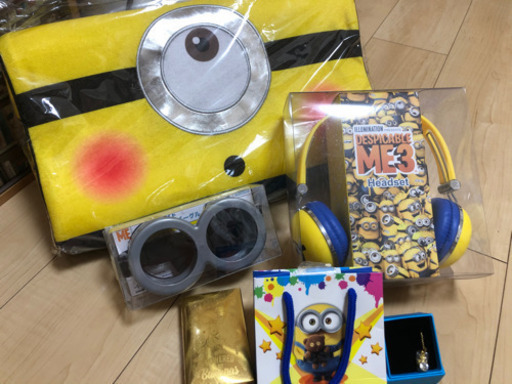 ミニオン新品5点セット　クッション、ヘッドフォン、ネックレス等