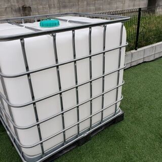 貯水タンク　ポリタンク　1000リッター