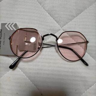 ピンクのサングラス