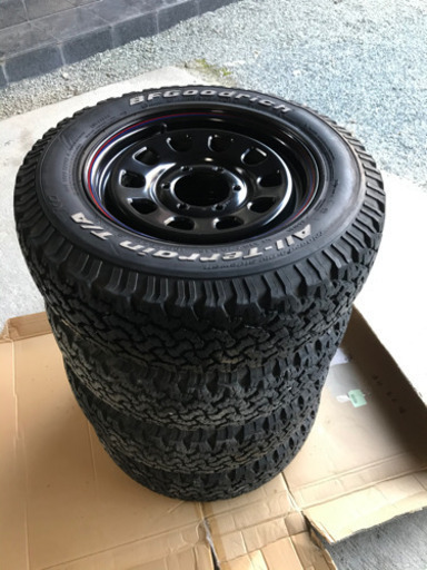 200系ハイエース 16インチ タイヤ ホイール デイトナブラック