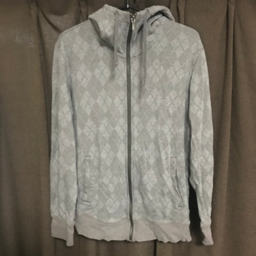 Uniqloメンズパーカー グレー Lサイズ くうざー 蒲田のパーカー メンズ の中古 古着あげます 譲ります ジモティーで不用品の処分 Uniqloメンズパーカー グレー Lサイズ くうざー 蒲田のパーカー メンズ の中古 古着あげます 譲ります ジモティーで不用品の処分