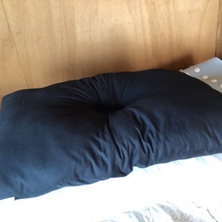 黒の枕