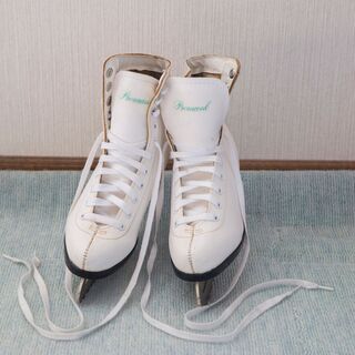フィギュアスケート靴　23.0