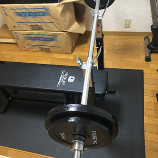 ベンチプレス（70㎏）、吸収マット、バーベル