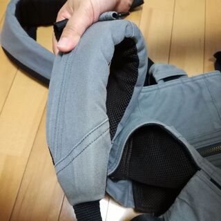 相場価格上昇中！】キューズベリー抱っこひも