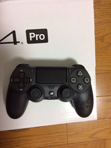 取引完了】【超美品】PS4 Pro Last of Us II Limited Edition ソフトは