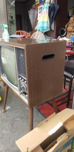 日立・昭和レトロ白黒ブラウン管テレビ★超激アツプレミアムレア物ジャンク品 Yahoo!オークション - ジャンク 希少 日立 HITACHI 白黒テレビ ブラウ