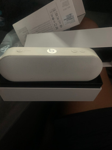 Beats Pill +（white）