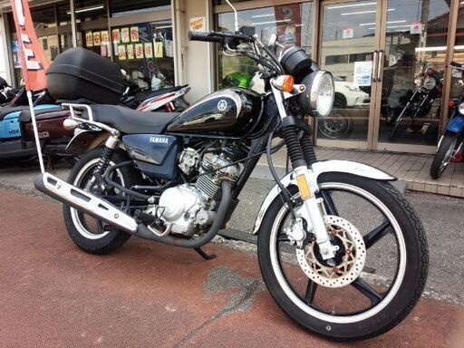 NO.3389　ＹＢＲ１２５ＳＰ　空冷４サイクル単気筒エンジン　フューエルインジェクション　ボックス付き　ブラック　☆彡