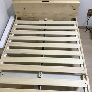 木製　宮付きベッド