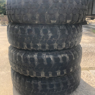 タイヤ　クーラジアMT 235/85R16