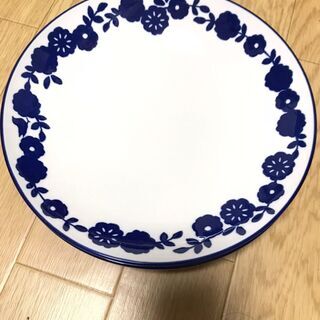アフタヌーンティー　花柄のお皿2枚セット　9月27日まで　無料！！