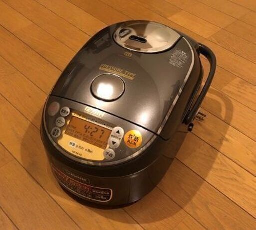 【送料無料 [ZOJIRUSHI 象印]　圧力IH炊飯器(5.5合炊き) NP-NC10-TC(メタリックブラウン) 極め炊き