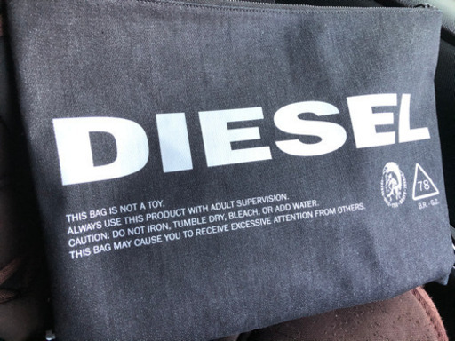ほぼ新品！！★DIESEL 男女兼用ロゴ入りクラッチバッグ　デニム生地