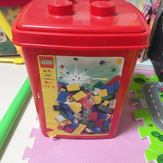 レゴ赤いバケツ＋ポケモン