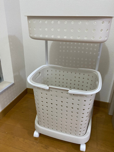 美品 洗濯カゴ