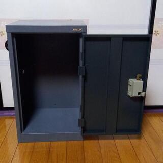 実弾装填ロッカー、弾薬庫