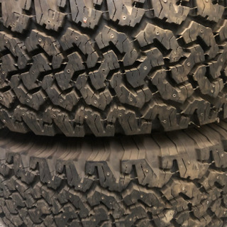 265/70R17スパイクタイヤバリ溝ホイール付き❣️プラド　ハイラックスサーフ等に