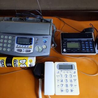 FAX1台、電話2台、感熱ロール紙1