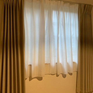 【Nitori窓用セット】ベージュのカーテンとホワイトネット