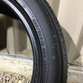 スタッドレスタイヤ　225-50-R18