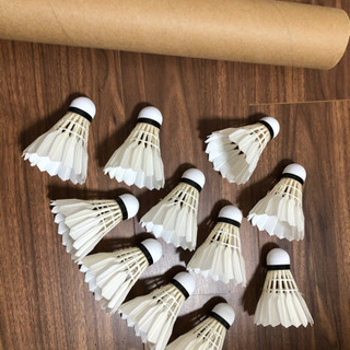 【美品】耐久性のある白いガチョウの羽のバドミントンボール 11個