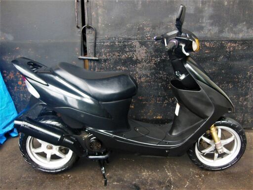 SUZUKI ZZ50 カスタム ブラック セル始動 メーター振り切り速いです SUZUKI ZZ50 カスタム ブラック セル始動 メーター振り切り速いです