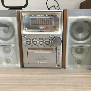 3つの機能を搭載！CD、MD、カセットコンポ格安で譲ります！