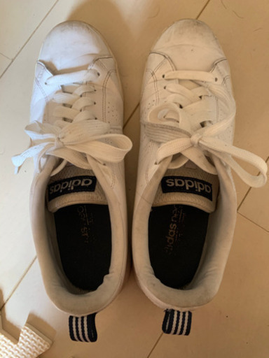 Adidas アディダス スニーカー 白サイズ27 とり 練馬の靴 スニーカー の中古あげます 譲ります ジモティーで不用品の処分
