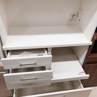 取引中　GM132　キッチンボード　白　しろ　ホワイト　幅８８㎝　高１８０㎝　完成品　引き出し　食器棚オシャレ　おしゃれ　キッチン収納　レンジ台　スライド棚　1人暮らし　２人暮らし　リサイクルショップ　ケイラック朝霞田島店　朝霞　志木　和光　新座　入間　富士見　ふじみ野　さいたま市　練馬　板橋　東久留米　三芳　戸田　蕨　所沢　川口　清瀬 取引中 GM132 キッチンボード 白 しろ ホワイト 幅88㎝ 高180