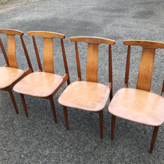 古い椅子　４脚