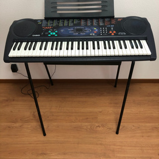 カシオ　電子ピアノ　LK-35