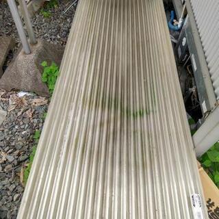 プレハブ倉庫や駐車場の屋根