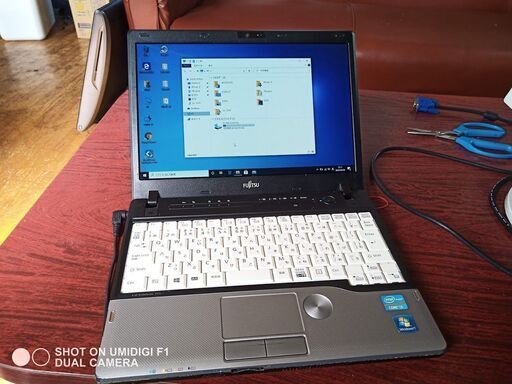 ありがとうございます。　売り切れました　富士通　12.1インチ　小型ノートパソコン　LIFEBOOK　P772/F　Core　i3