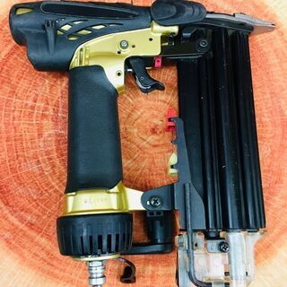 日立工機 NT 55HM2 55㎜ 高圧仕上釘打ち機【リライズ野田愛宕店】【店頭取引限定】【中古】管理番号：2400010112232