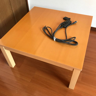 シンプルなコタツテーブル