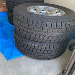 お取引中]スタッドレスタイヤ265/70R17(トヨタFJクルーザーに使用)4本