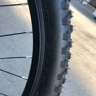 スパイクタイヤ　マウンテンバイク